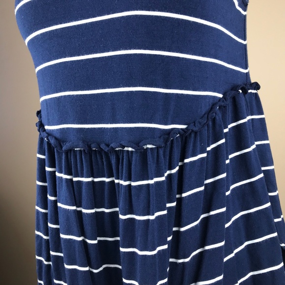 Max Studio} Striped Sleeveless Ruffle Trim Top - Picture 4 of 6
